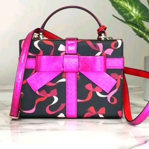 KATE SPADE WRAPPING PARTY RIBBONS GIFT BOX REFINED LEATHER CROSSBODY